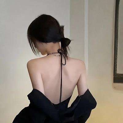 不正常小姐海报